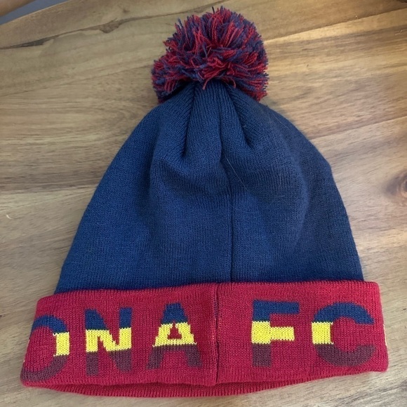 FC Barcelona Beanie Hat Pom Knit Logo Football Soccer Cap Wrap Around Text - Picture 4 of 4